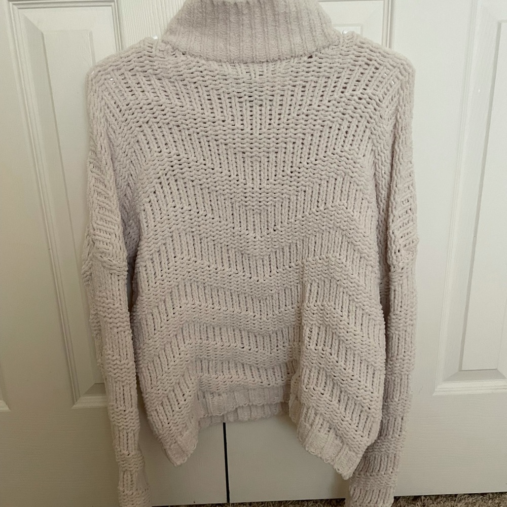 Cream Sweater - Picture 4 of 4